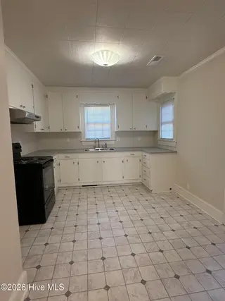 2506 Sunset Avenue, Greenville, NC 27834 – photo 5: Kitchen