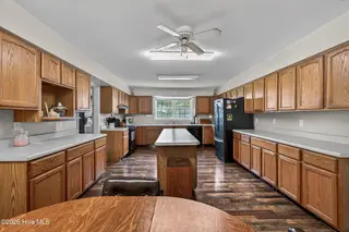 171 Frost Road, Newport, NC 28570 – photo 10: large kitchen