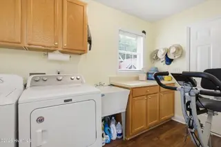 409 Neuchatel Road, New Bern, NC 28562 – photo 24: Laundry
