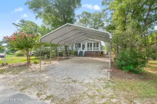 9275 Bonaparte Drive SW, Calabash, NC 28467 — 2-bedroom manufactured home in Bonaparte Retreat, Calabash, NC, photo 3 of 37