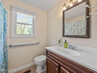 706 Vernon Drive, Jacksonville, NC 28540 – photo 16: 12-web-or-mls-706 Vernon Dr. 22