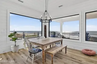 1423 N Shore Drive, Surf City, NC 28445 – photo 13: 1423NShoreDriveInteriors-38