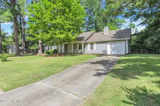 821 Shadowridge Road, Jacksonville, NC 28546 – photo 2: 821 shadowridge front side