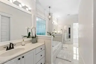 1634 Verrazzano Drive, Wilmington, NC 28405 — 5-bedroom home in Landfall, Wilmington, NC, photo 16 of 73: Verrazzano1624-8mbaLFL33A6951-CR2