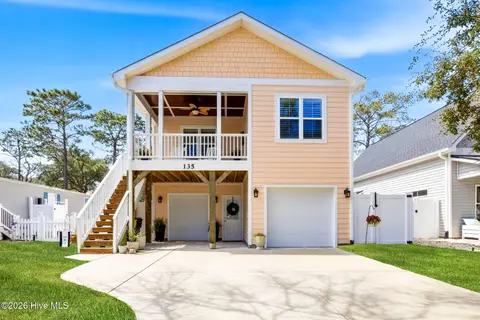 135 NE 75th St, Oak Island
