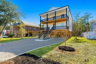403 E Oak Island Drive, Oak Island, NC 28465 – photo 4: 403 EAST OAK ISLAND DRIVE-4-min