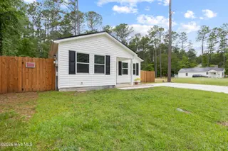 629 Walnut Drive, Jacksonville, NC 28540 – photo 3: 03