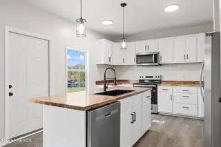 124 Fieldcrest Lane, Beulaville, NC 28518 — 3-bedroom manufactured home, Beulaville, NC, photo 13 of 29: 124fieldcrest13