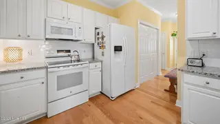 3706 Willow Run Drive, Greenville, NC 27858 – photo 11: 26-web-or-mls-3706 Willow Run Drive-27