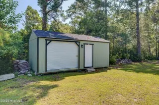 2981 Robin Drive SW, Shallotte, NC 28470 — 3-bedroom manufactured home in Shell Point, Shallotte, NC, photo 8 of 29: 2981RobinEdit-3