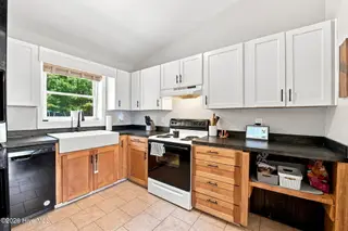 211 Nottingham Drive, Havelock, NC 28532 – photo 4: 39-web-or-mls-DSC_0072_edit