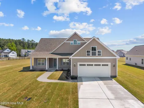 3209 Honeysuckle Drive, Winterville