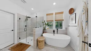 113 Windermere Court, Greenville, NC 27858 – photo 24: Owner's Soaking Tub