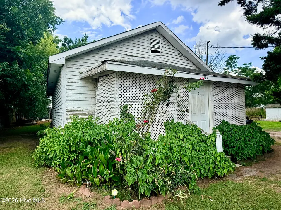 117 E Church Street, Bethel, NC 27812 – photo 1 of 3: IMG_6440