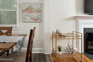 8 N 23rd Street, Wilmington, NC 28405 — 3-bedroom home, Wilmington, NC, photo 8 of 34: living-room-01d