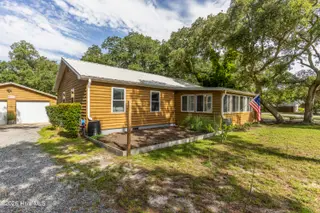 105 NW 7th Street, Oak Island, NC 28465 – photo 2