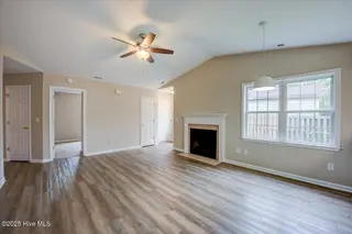 3624 Elizabeth Avenue, New Bern, NC 28562 – photo 11: Living room
