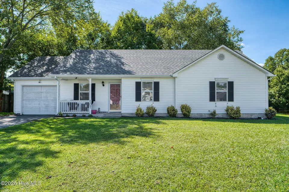 107 Springvale Street, Elizabeth City, NC 27909 – photo 1 of 28: 33-web-or-mls-107-springvale-st
