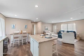860 Yaupon Drive SW, Calabash, NC 28467 — 3-bedroom manufactured home in Clariday Estates, Calabash, NC, photo 8 of 32