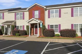 1548 Manning Forest Drive M5, Greenville, NC 27834 – photo 2: 2-web-or-mls-BLS_0095