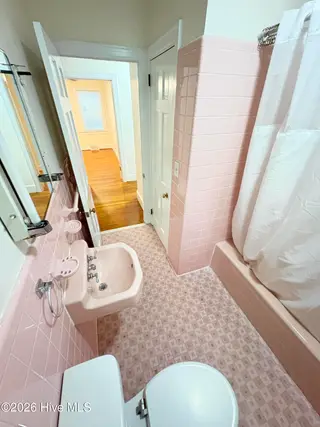 802 Forest Hill Circle, Greenville, NC 27858 – photo 19: Bathroom 2 2
