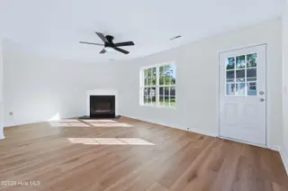 20 S Shelby Road, Southport, NC 28461 — 3-bedroom home in Boiling Spring Lakes, Southport, NC, photo 6 of 30