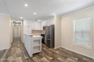 9275 Bonaparte Drive SW, Calabash, NC 28467 — 2-bedroom manufactured home in Bonaparte Retreat, Calabash, NC, photo 11 of 37