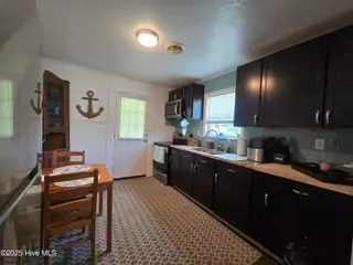 909 N 20th Street, Morehead City, NC 28557 – photo 6: Kitchen