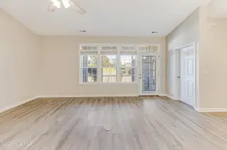5118 Elton Drive SE, Southport, NC 28461 — 3-bedroom townhome in South Harbour Village, Southport, NC, photo 9 of 62: 5118 Elton-8