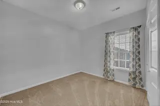 6608 Wedderburn Drive, Wilmington, NC 28412 — 4-bedroom home in Lords Creek, Wilmington, NC, photo 15 of 27: 015_img_0663_216