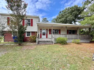 2831 Easy Street, Newport, NC 28570 – photo 5: front porch/entry