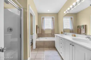 8746 Ramsbury Way, Wilmington, NC 28411 — 4-bedroom home in Plantation Landing, Wilmington, NC, photo 17 of 49: 23_bathroom