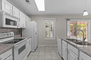 2932 Bay Village Street, Shallotte, NC 28470 — 3-bedroom home in Green Bay Village, Shallotte, NC, photo 9 of 41: 25-web-or-mls-BTS06992