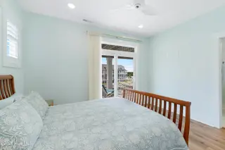 200 Olde Towne Yacht Club Drive 27 Inlet Cove/Slip 84, Morehead City, NC 28557 – photo 20: Primary Bedroom