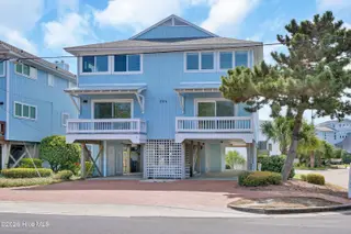 304 Causeway Drive Unit A, Wrightsville Beach, NC 28480 — 3-bedroom condo in Windswept, Wrightsville Beach, NC, photo 11 of 52