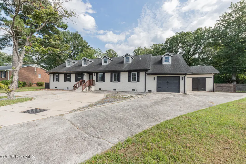 107 Boatswain Drive, New Bern, NC 28562 – photo 1 of 71: Front