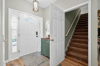 814 SW Mackay Court, Wilmington, NC 28412 — 4-bedroom home in Lords Creek, Wilmington, NC, photo 4 of 34: Image 03