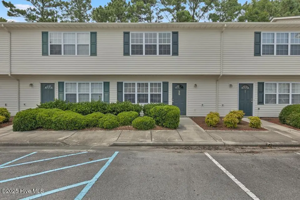 25 Pirates Cove Drive, Swansboro, NC 28584 – photo 1 of 27: IMG_6163