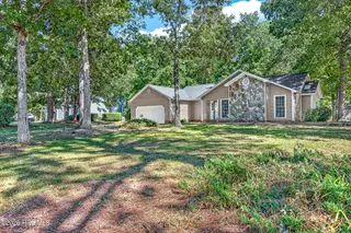 439 Candlewood Drive, Jacksonville, NC 28540 — 3-bedroom home in Riverwood Estates, Jacksonville, NC, photo 3 of 42