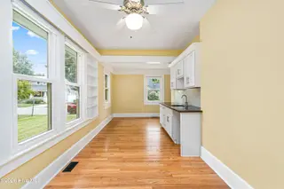 1208 Preyer Avenue, Elizabeth City, NC 27909 — 3-bedroom home in Riverside, Elizabeth City, NC, photo 13 of 76: Bar/Study