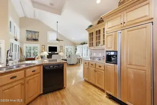 142 Oakleaf Drive, Pine Knoll Shores, NC 28512 – photo 17: Kitchen