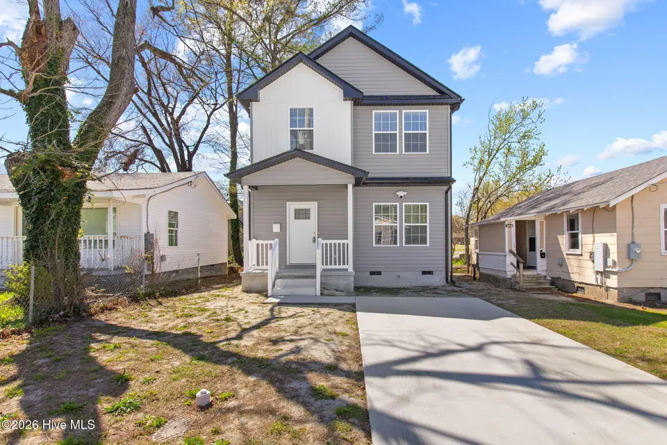 305 W Cypress Street, Elizabeth City, NC 27909 – photo 1 of 32: 1-web-or-mls-cypresslisting-19