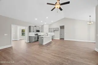 2412 Starling Lane, New Bern, NC 28562 – photo 6: Kitchen