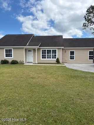 306 Foxtrace Lane, Hubert, NC 28539 – photo 4: Front View