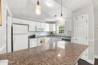 107 Sparta Way, New Bern, NC 28562 – photo 13: 13-web-or-mls-DSC_2140_edit