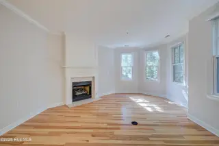 636 Village Park Drive 101, Wilmington, NC 28405 – photo 8: Living Room