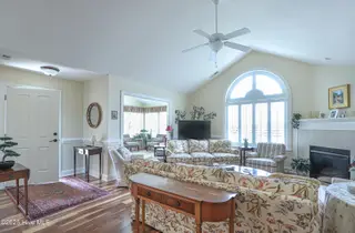 109 W Chelsea Court, Southern Pines, NC 28387 – photo 12: IMG_5120