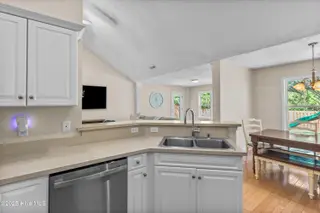 513 Catamaran Drive, Wilmington, NC 28412 – photo 13: 15_kitchen