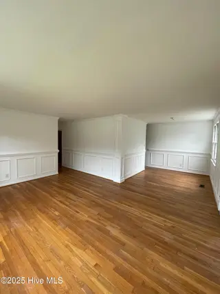 412 Seminole Trail, Jacksonville, NC 28540 – photo 6: IMG_6787