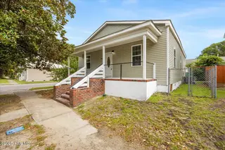 901 Walnut Street, Wilmington, NC 28401 – photo 4: 03-Final Exterior Joseph-6